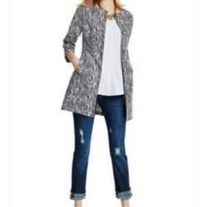 CABI Women's Zig Zag Ponte Jacket Size Medium Pockets Black White 3 Button Front